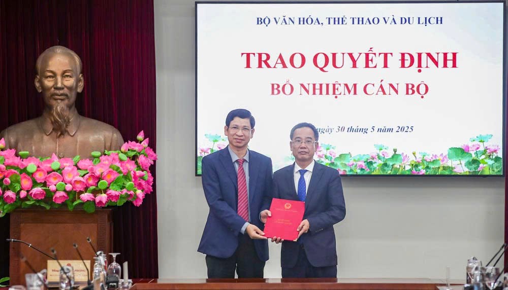 Bộ VHTTDL công bố, trao quyết định bổ nhiệm cán bộ - ảnh 1