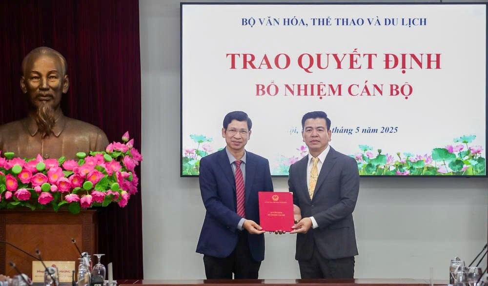 Bộ VHTTDL công bố, trao quyết định bổ nhiệm cán bộ - ảnh 2