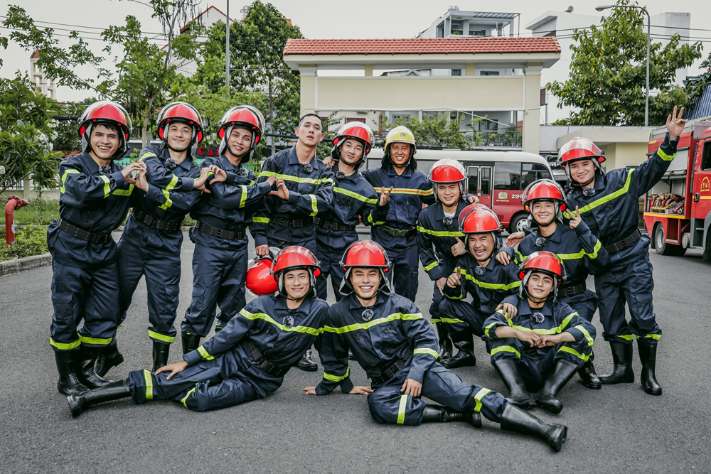 Công bố 12 nghệ sĩ nhập vai công an trong “Chiến sĩ quả cảm” - ảnh 1