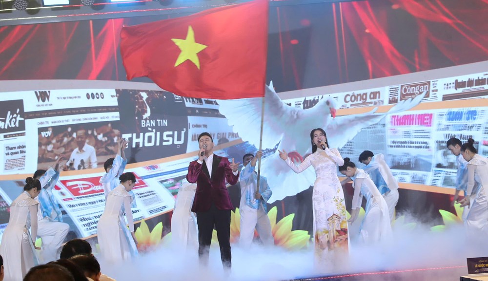Nhìn lại hành trình 100 năm báo chí cách mạng đồng hành cùng vận mệnh dân tộc - ảnh 13