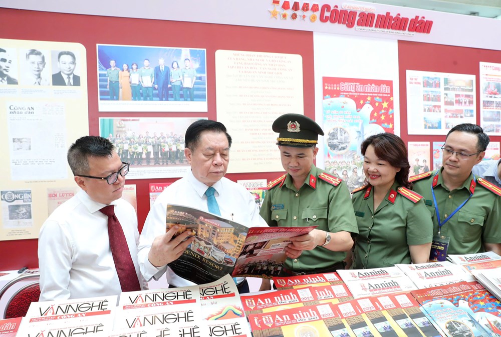 Nhìn lại hành trình 100 năm báo chí cách mạng đồng hành cùng vận mệnh dân tộc - ảnh 7