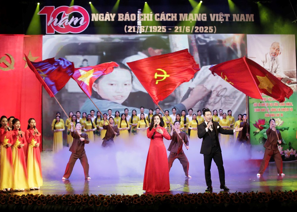 Tự hào trang sử vàng 100 năm báo chí cách mạng - ảnh 3