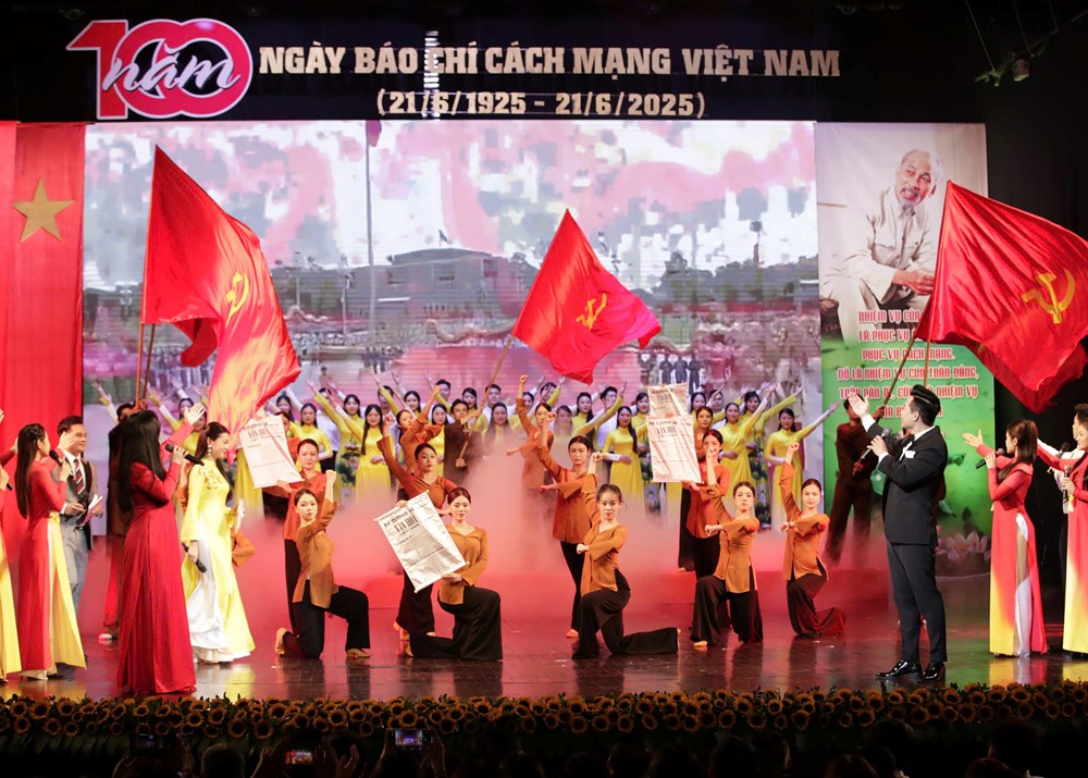 Tự hào trang sử vàng 100 năm báo chí cách mạng - ảnh 5