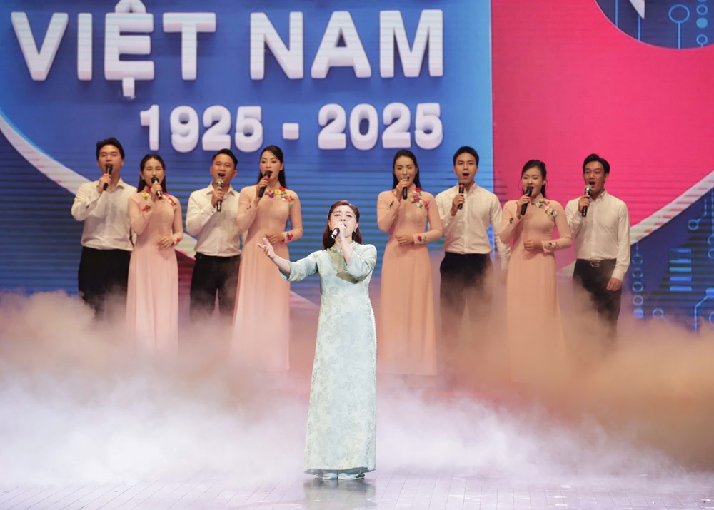Tự hào trang sử vàng 100 năm báo chí cách mạng - ảnh 13