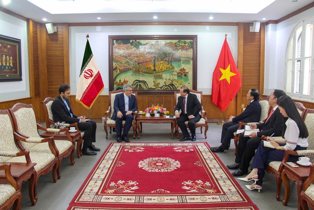 Thứ trưởng Tạ Quang Đông tiếp Đại sứ Iran đến chào từ biệt - ảnh 2