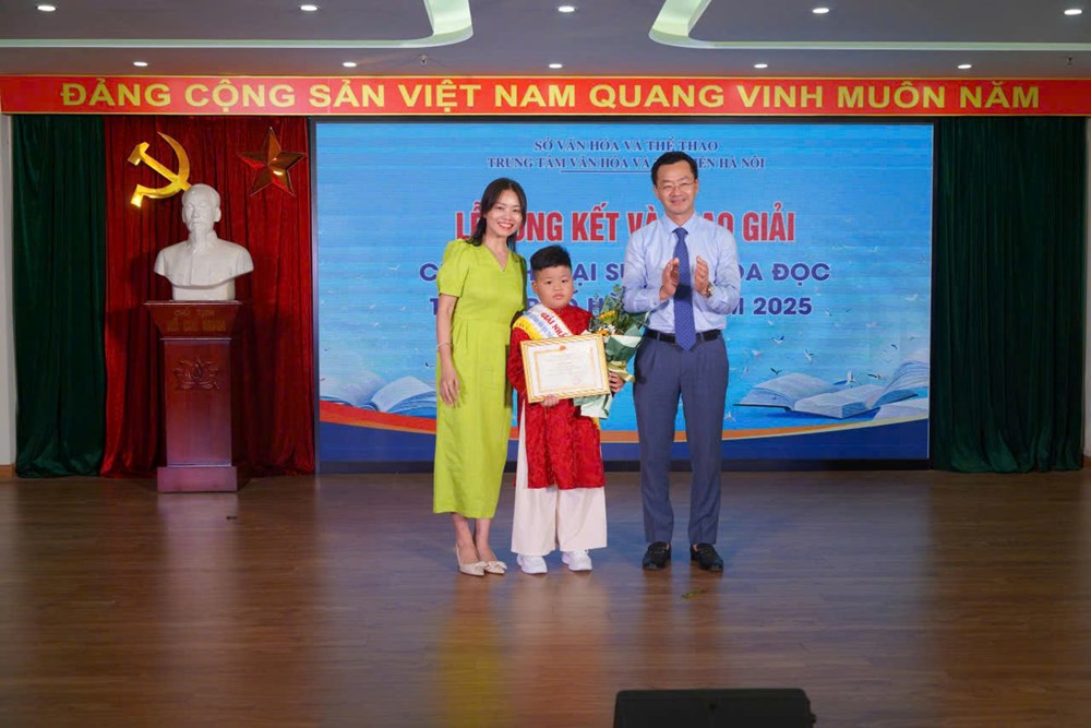 Trao giải cuộc thi Đại sứ văn hoá đọc thành phố Hà Nội năm 2025 - ảnh 2
