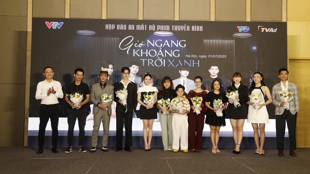 Phương Oanh, Doãn Quốc Đam tái ngộ trong “Gió ngang khoảng trời xanh” - ảnh 1