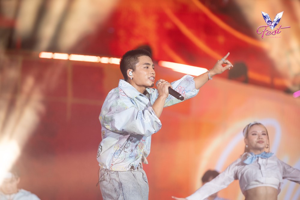 25.000 khán giả “cháy” hết mình cùng “V Fest – Thanh xuân rực rỡ” - ảnh 7