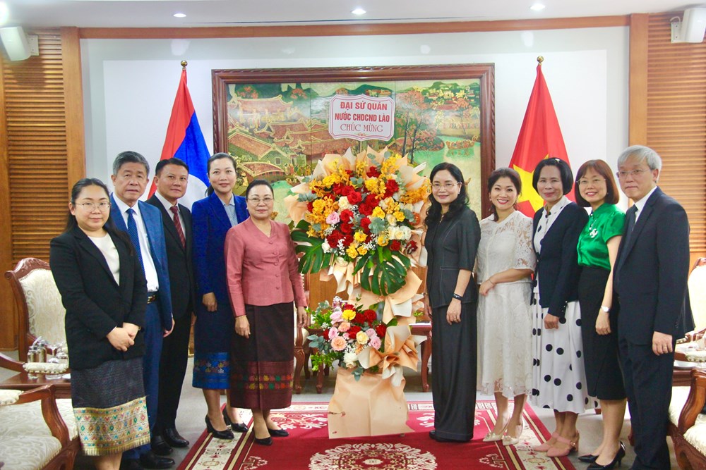 Đại sứ Lào tại Việt Nam chúc mừng Bộ VHTTDL nhân kỷ niệm 80 năm Quốc khánh - ảnh 1