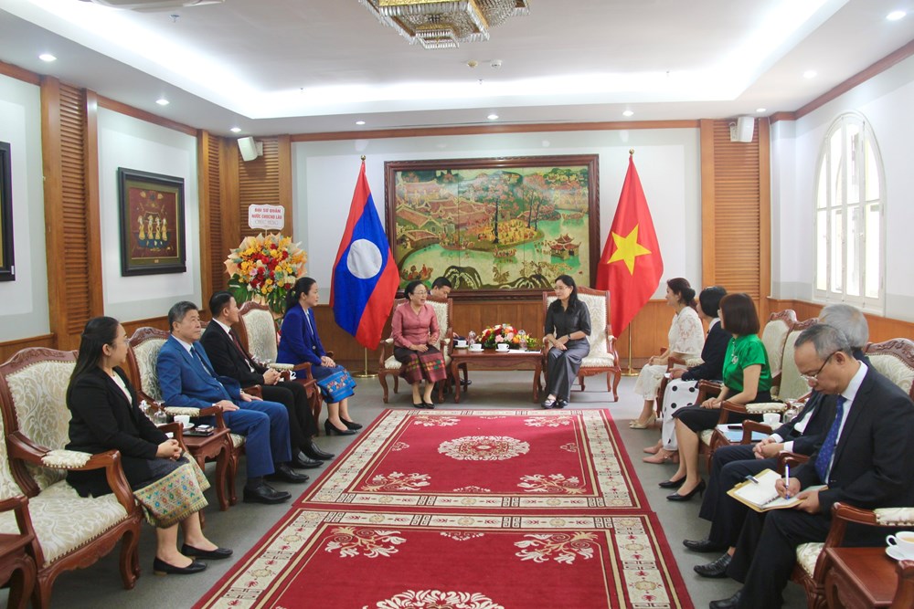 Đại sứ Lào tại Việt Nam chúc mừng Bộ VHTTDL nhân kỷ niệm 80 năm Quốc khánh - ảnh 3