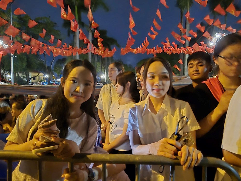 Thủ đô đêm không ngủ - ảnh 1