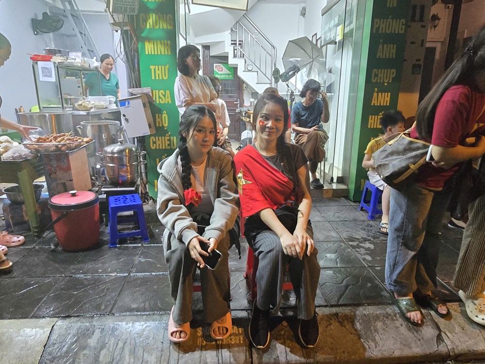 Thủ đô đêm không ngủ - ảnh 2