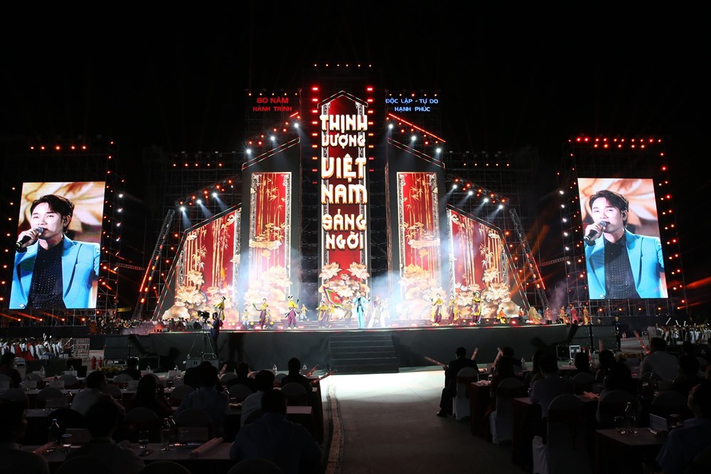 Concert quốc gia thổi bùng tinh thần thi đua yêu nước - ảnh 2