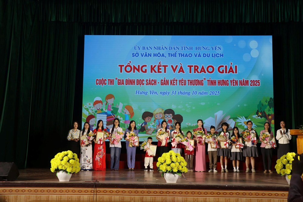 Tổng kết và trao giải cuộc thi “Gia đình đọc sách - Gắn kết yêu thương” tỉnh Hưng Yên 2025 - ảnh 4