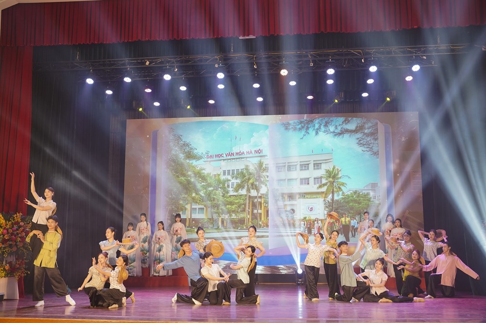 Trường Đại học Văn hóa Hà Nội kỷ niệm 43 năm Ngày Nhà giáo Việt Nam - ảnh 6