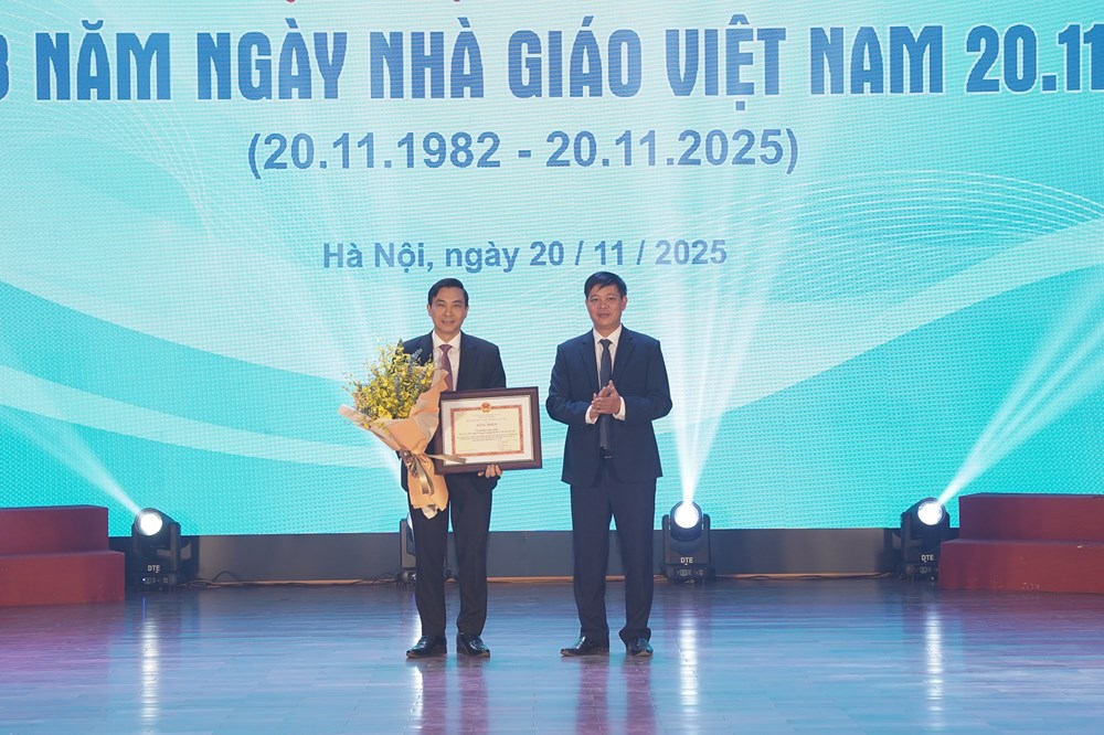 Trường Đại học Văn hóa Hà Nội kỷ niệm 43 năm Ngày Nhà giáo Việt Nam - ảnh 3