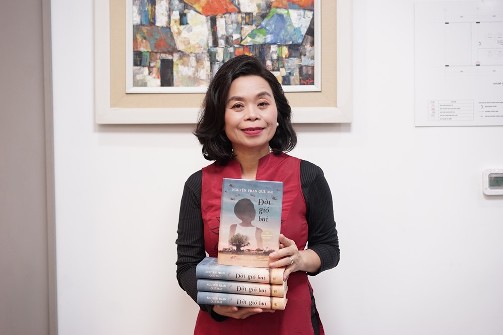 Hành trình đưa “Đời gió bụi” trở về quê hương của Nguyễn Phan Quế Mai - ảnh 1