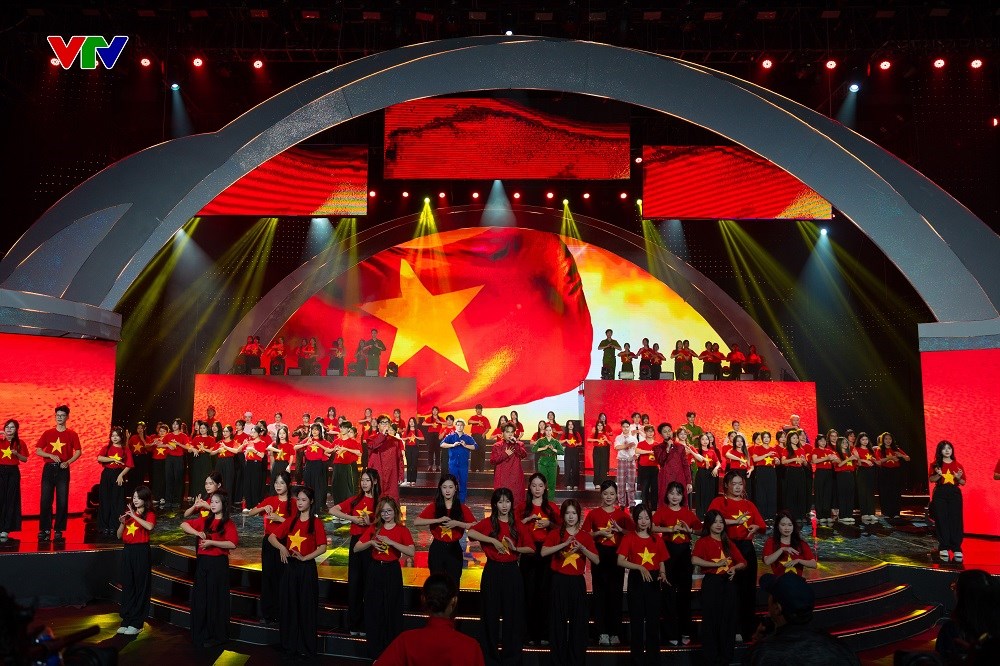 Đức Phúc mang loạt hit lên sân khấu của “Chào năm mới 2026 - Bản giao hưởng Việt Nam” - ảnh 1