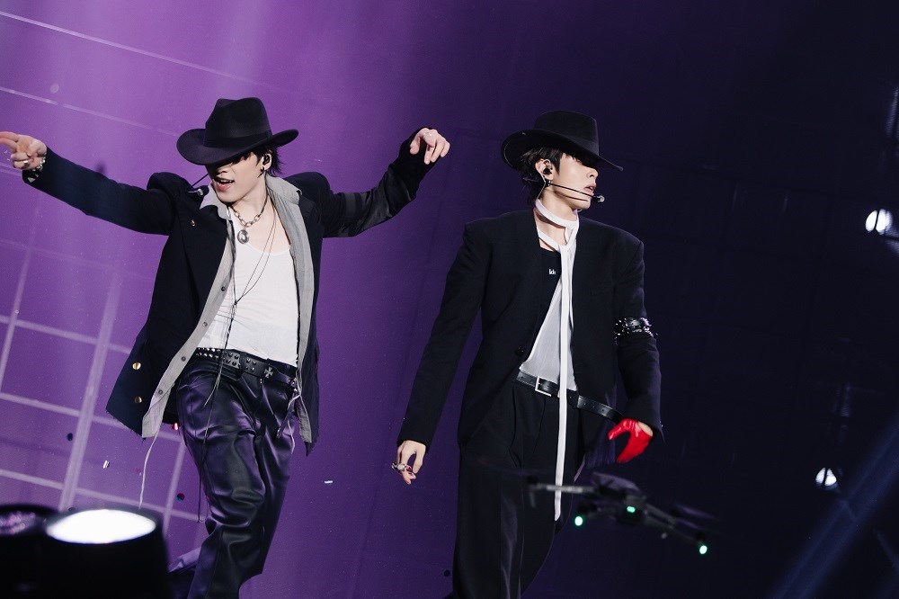 Sân khấu “tinh hoa” mở màn đêm chung kết bùng nổ - ảnh 2