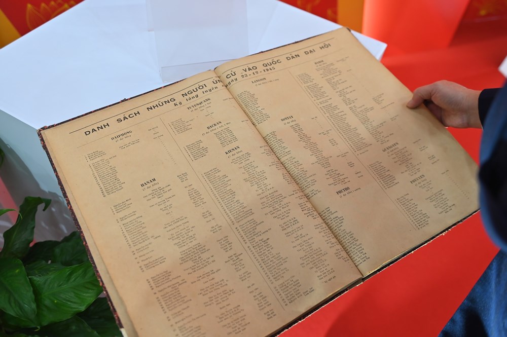 Tự hào “Quốc hội Việt Nam - Hành trình 80 năm xây dựng và phát triển“ - ảnh 10