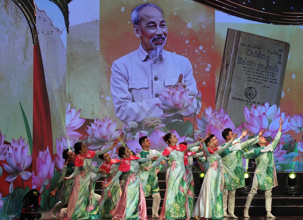 Thông điệp về niềm tin vững chắc vào tương lai tươi sáng của đất nước - ảnh 7