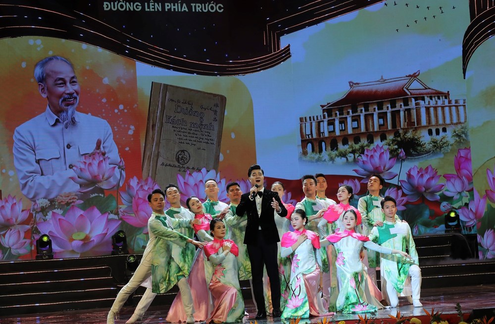 Thông điệp về niềm tin vững chắc vào tương lai tươi sáng của đất nước - ảnh 8