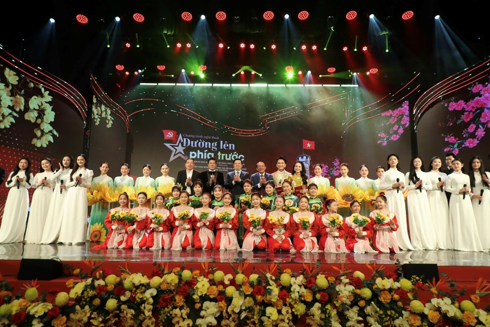 Thông điệp về niềm tin vững chắc vào tương lai tươi sáng của đất nước - ảnh 22