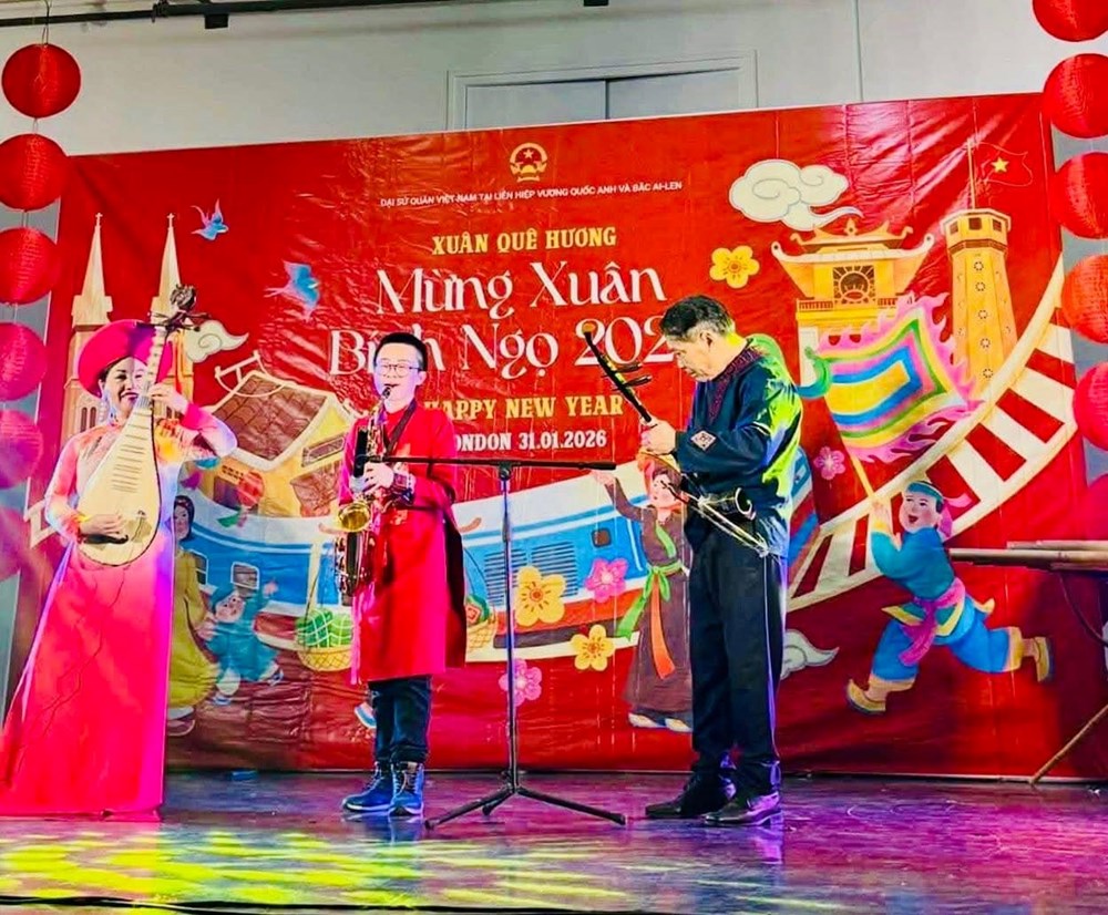 Lan tỏa sắc xuân tới cộng đồng người Việt tại Vương quốc Anh và Ireland - ảnh 1