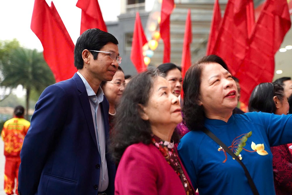 Bộ trưởng Nguyễn Văn Hùng bỏ phiếu tại khu vực số 7, phường Xuân Đỉnh - ảnh 8