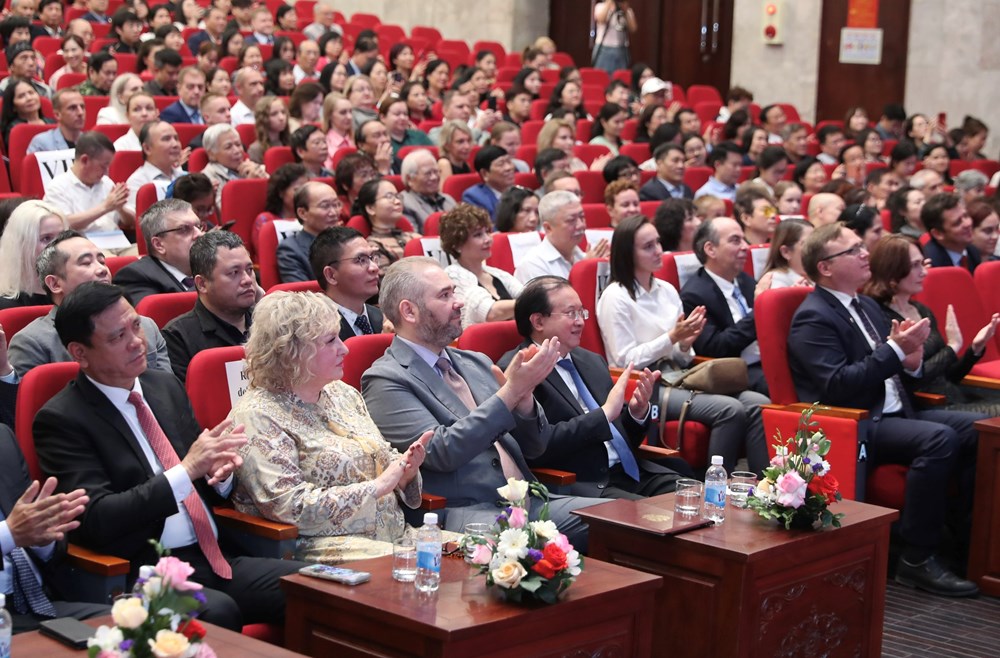 Tôn vinh bản sắc văn hóa, củng cố quan hệ hữu nghị Việt – Nga - ảnh 1