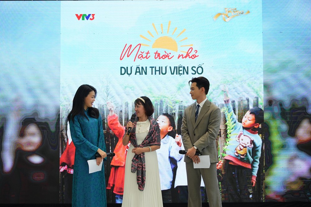 Táo quân “trái mùa” trở lại với tiểu phẩm “Hái hoa dân chủ” - ảnh 4