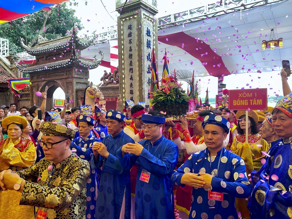 Làng Bát Tràng tưng bừng lễ hội truyền thống - ảnh 1