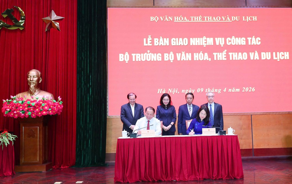 Bàn giao nhiệm vụ Bộ trưởng Bộ Văn hoá, Thể thao và Du lịch - ảnh 1