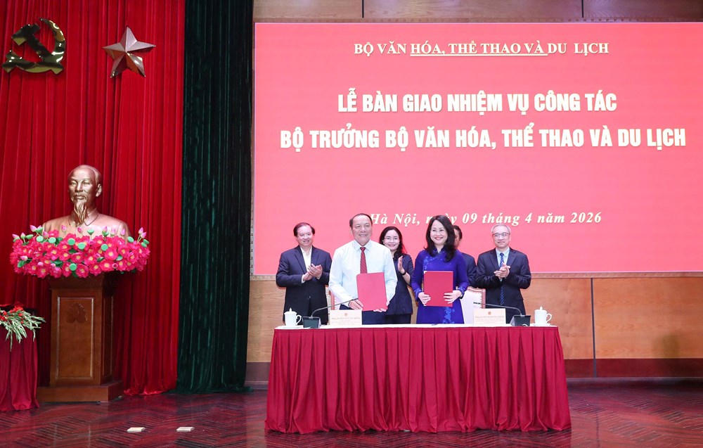 Bàn giao nhiệm vụ Bộ trưởng Bộ Văn hoá, Thể thao và Du lịch - ảnh 2