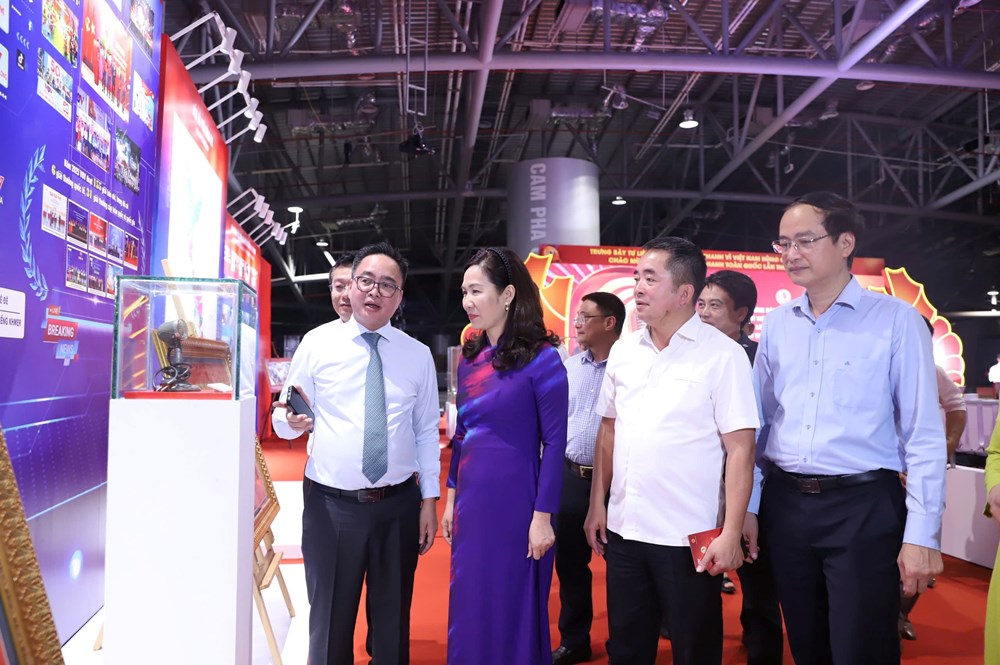 Tái hiện chặng đường vẻ vang của phát thanh Việt Nam - ảnh 3