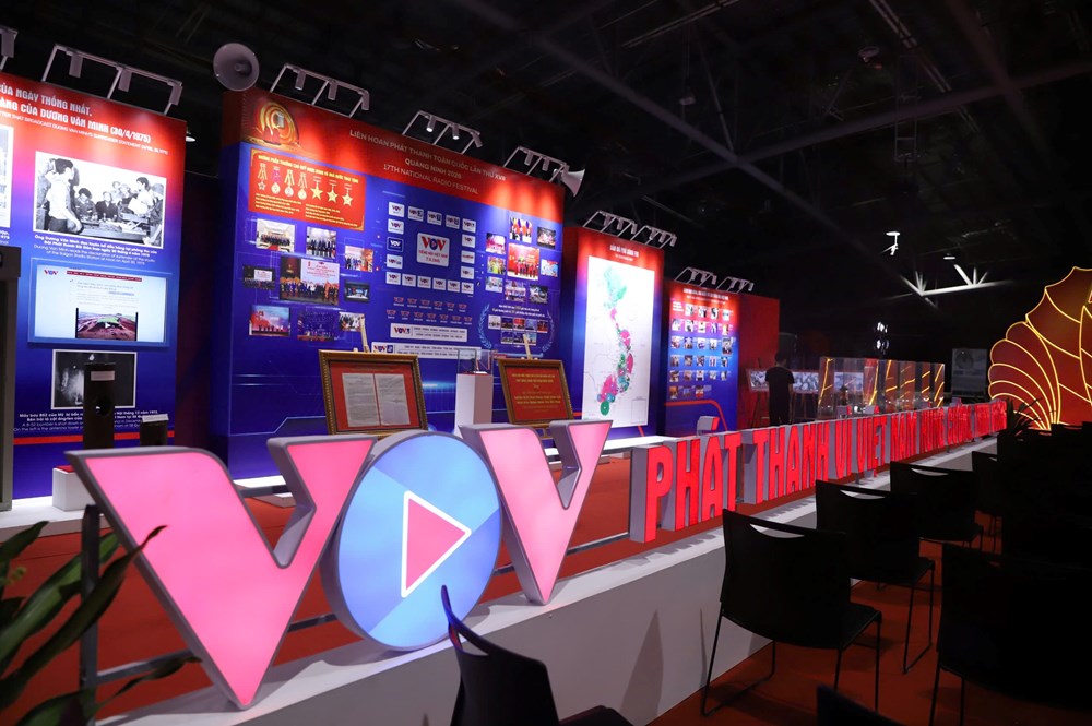Tái hiện chặng đường vẻ vang của phát thanh Việt Nam - ảnh 4