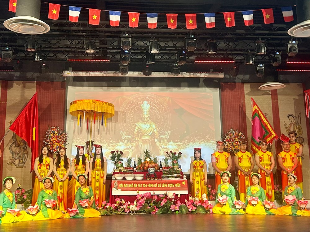 Tổ chức Lễ Giỗ Tổ Hùng Vương giữa lòng Paris - ảnh 8
