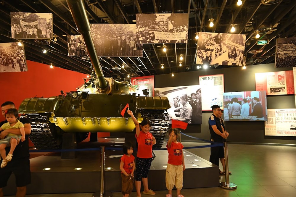 Ngược thời gian về với những “nhân chứng” lịch sử tại Bảo tàng Lịch sử Quân sự - ảnh 2