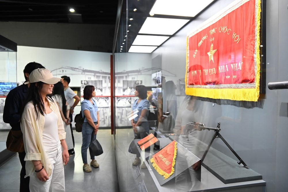 Ngược thời gian về với những “nhân chứng” lịch sử tại Bảo tàng Lịch sử Quân sự - ảnh 13