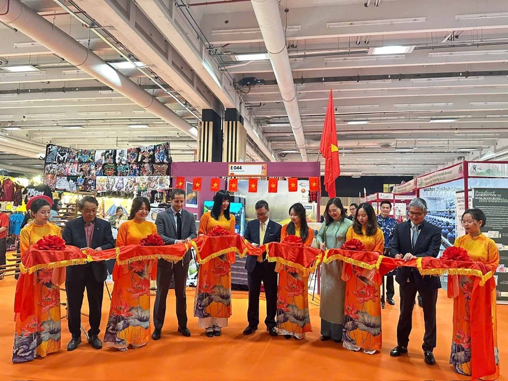 Sức hấp dẫn của văn hóa, du lịch Việt Nam tại Foire de Paris 2026 - ảnh 1