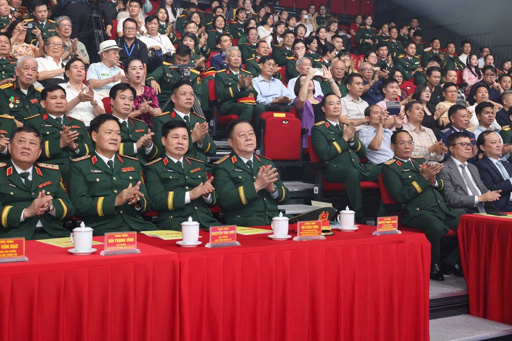 Trung tâm PT-TH Quân đội đón nhận Huân chương Bảo vệ Tổ quốc hạng Ba - ảnh 1