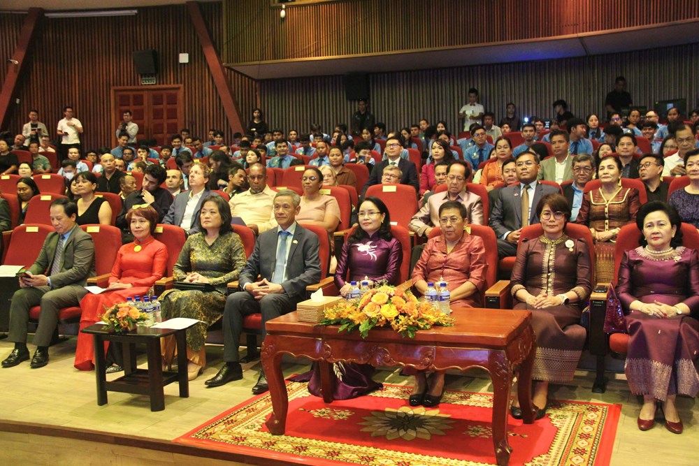 Rạng rỡ bản sắc văn hóa Việt, thắm tình hữu nghị Việt Nam - Campuchia - ảnh 1