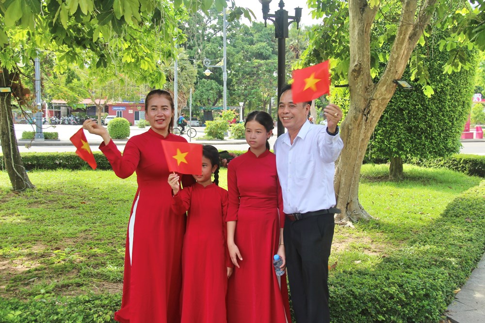 Áo dài “kể chuyện” văn hóa Việt tại cố đô Siem Reap - ảnh 7
