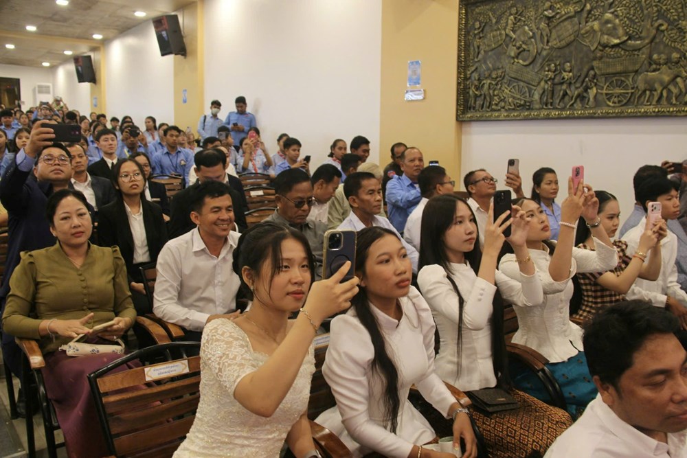 Xiếc Việt thăng hoa cùng sắc màu văn hóa dân tộc tại Siem Reap - ảnh 16