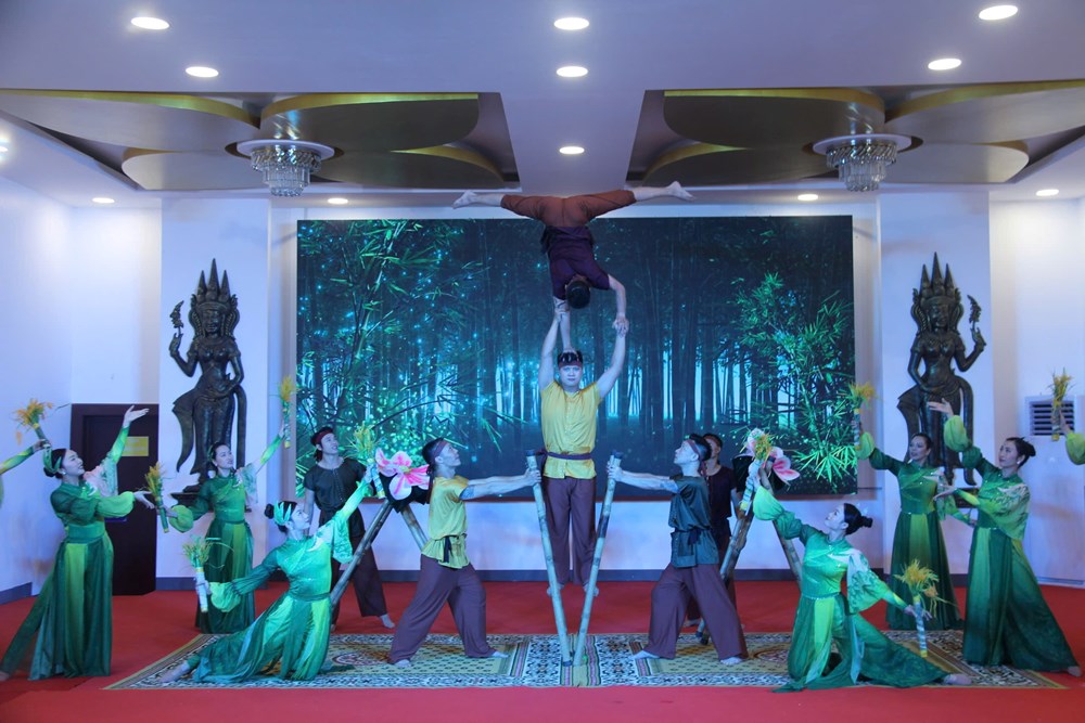 Xiếc Việt thăng hoa cùng sắc màu văn hóa dân tộc tại Siem Reap - ảnh 6