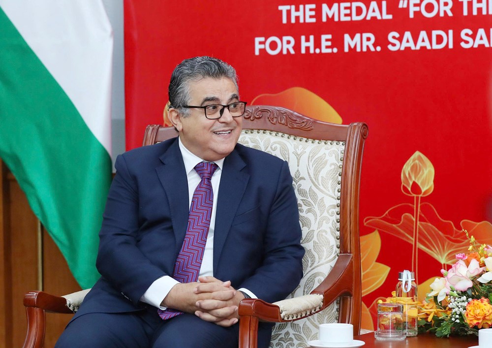Trao tặng Kỷ niệm chương “Vì sự nghiệp Văn hóa, Thể thao và Du lịch” cho Đại sứ Palestine tại Việt Nam - ảnh 5