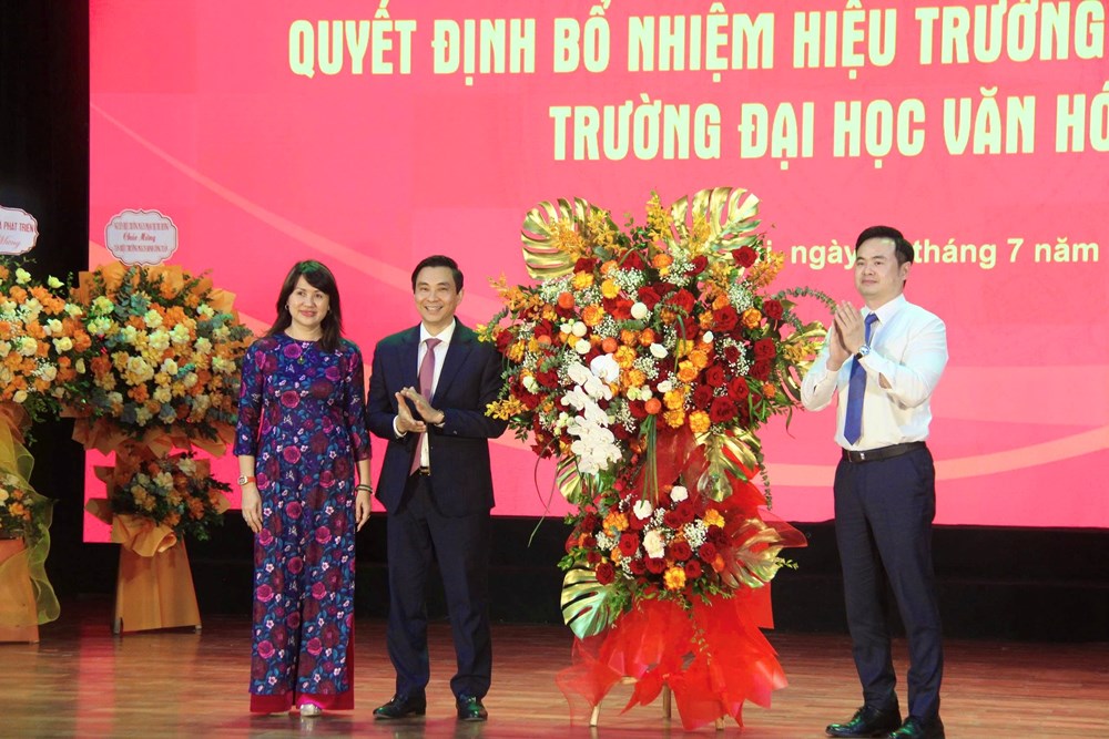 Công bố quyết định bổ nhiệm Hiệu trưởng và Phó Hiệu trưởng Trường Đại học Văn hóa Hà Nội - ảnh 5