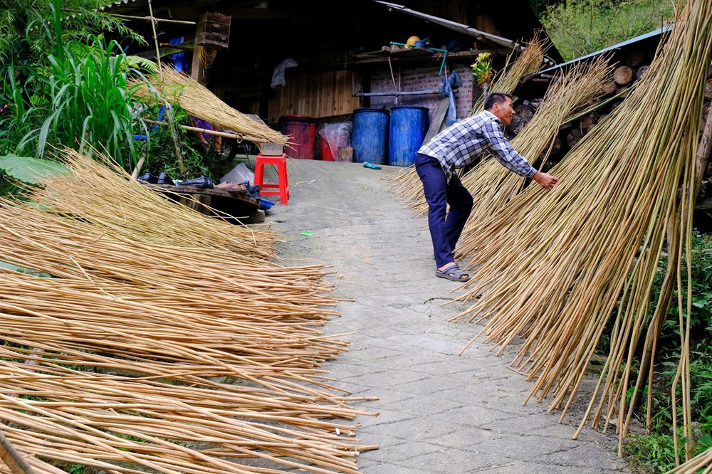 Từ thân lanh đến tấm vải: Hành trình gìn giữ hồn văn hóa người Mông - ảnh 4