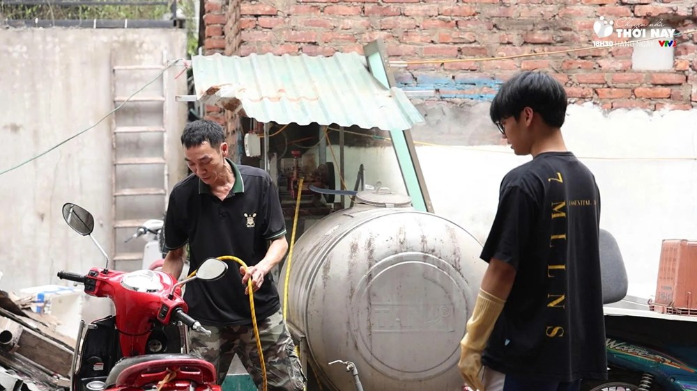 Nghẹn ngào câu chuyện người cha sửa xe nuôi con giành học bổng du học Mỹ - ảnh 2