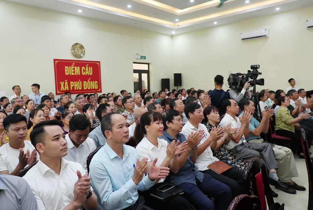 Bộ trưởng Lâm Thị Phương Thanh tiếp xúc cử tri tại xã Phù Đổng - ảnh 3